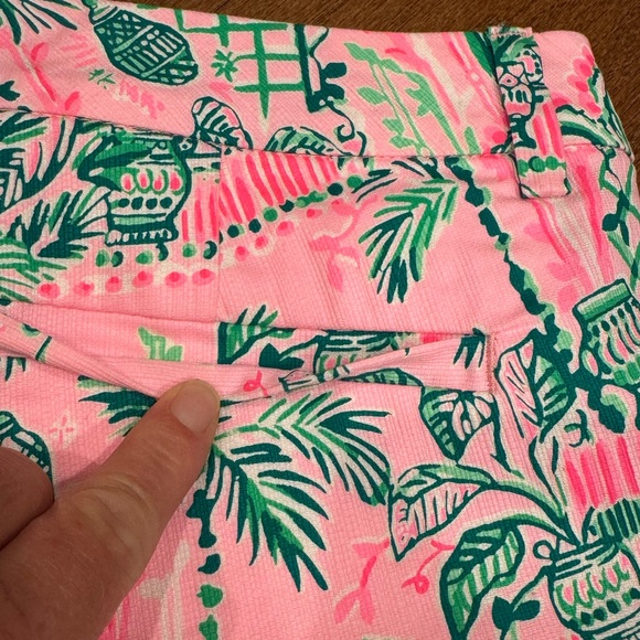 NWOT LILLY PULITZER Tropical Pink and Green Women's Shorts - Picture 6 of 8